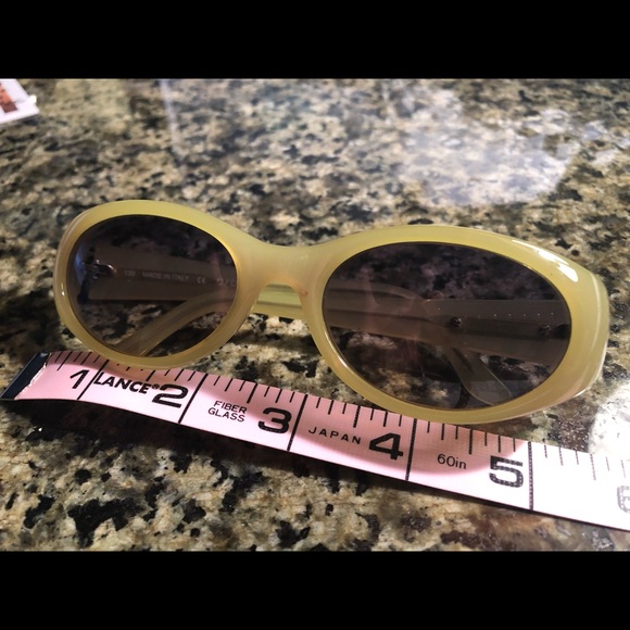 WOMEN'S FENDI CAT EYE SUNGLASSES marking inside says 130. Made in Italy. - Picture 4 of 7